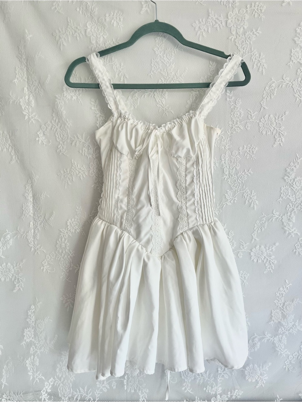 white lace dress